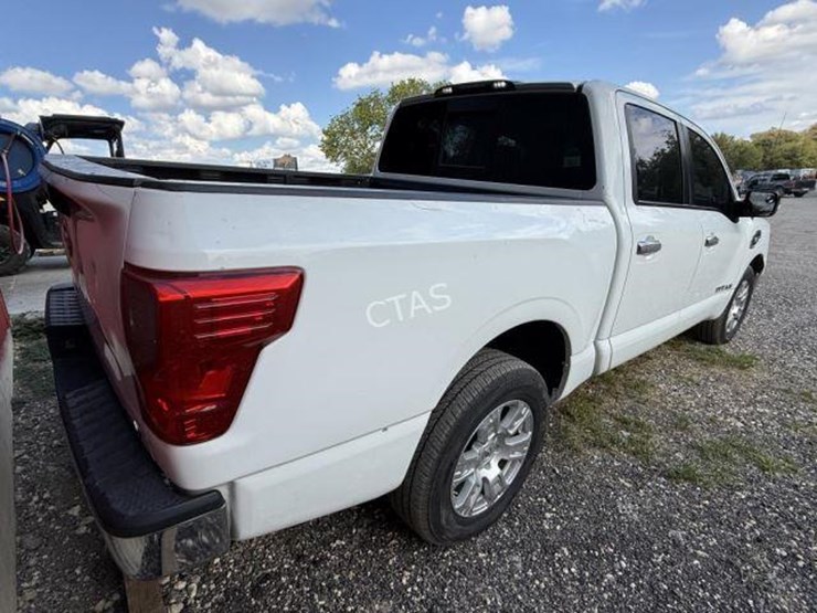 2017-nissan-titan-image-8