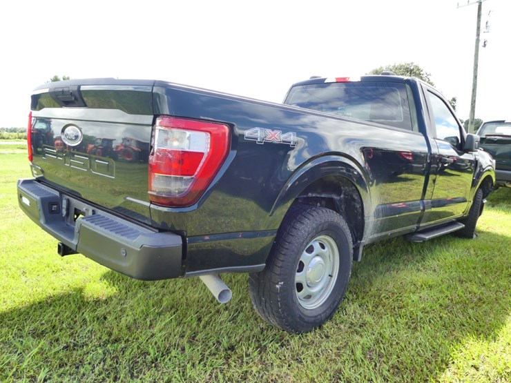 2021-ford-f150-xl-image-3