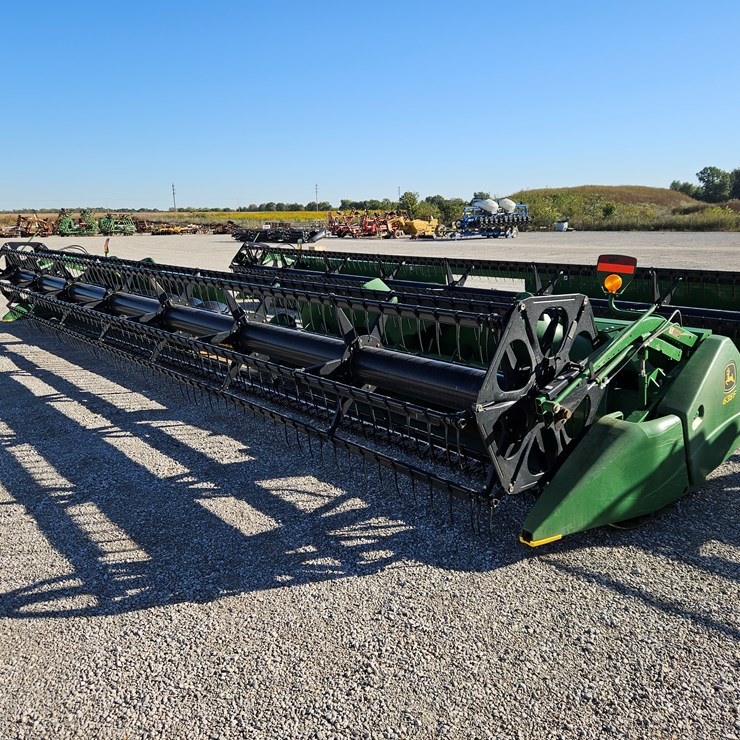 2010 JOHN DEERE 635F