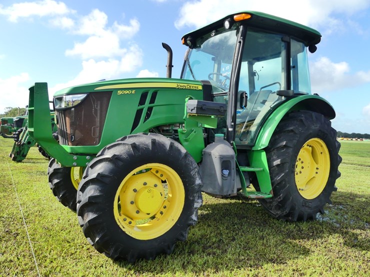 2019-john-deere-5090e-image-2