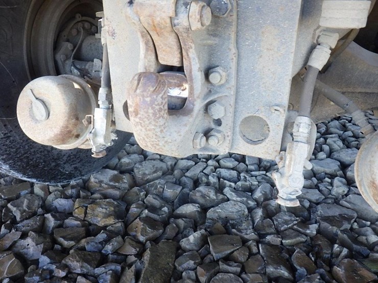 2009-international-5900i-17'-3-axle-dump-truck-image-17
