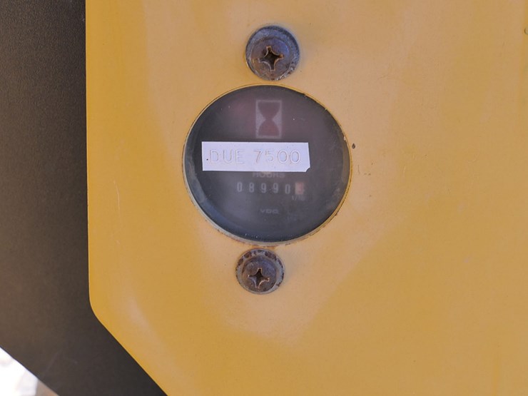 2000-deere-450h-image-25