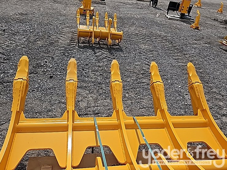 2025-caterpillar-336-image-12