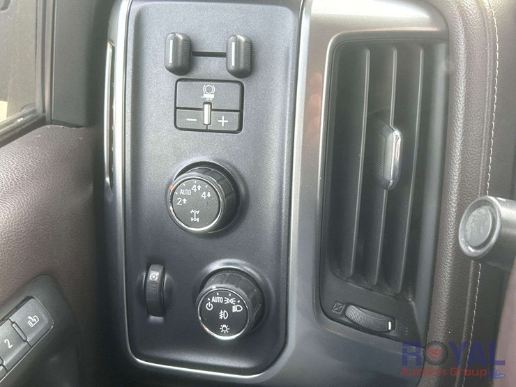 2014-chevrolet-silverado-image-30
