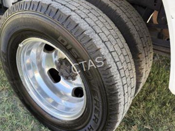 2023-ford-f350-image-8
