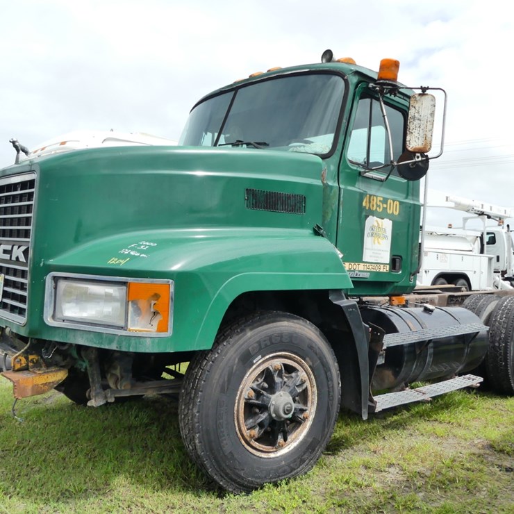 2000 MACK CH613