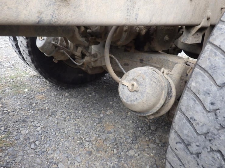 2005-mack-cv713-granite-15'-3-axle-dump-truck-image-16