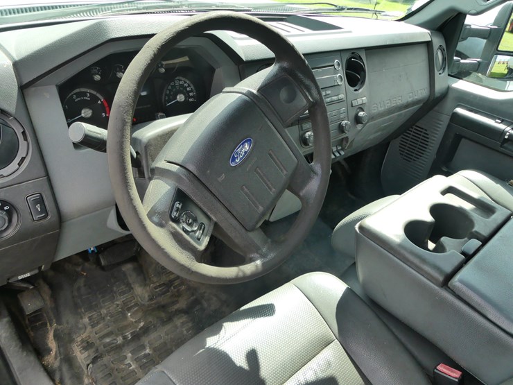 2014-ford-f550-xl-image-12