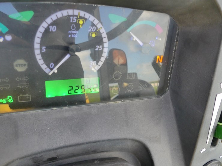 2015-john-deere-5075e-image-13