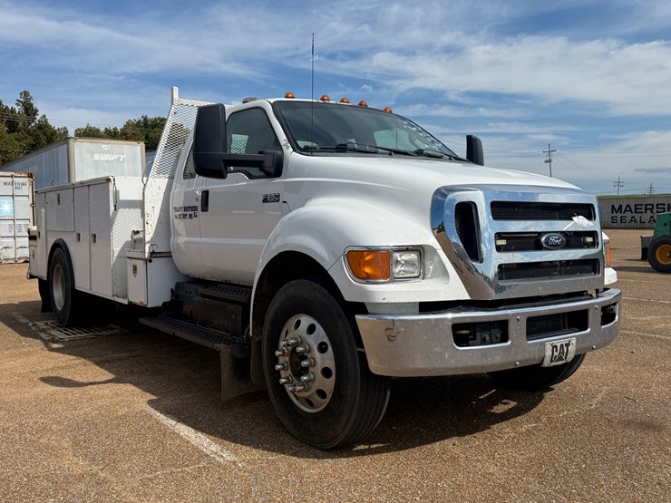 2015-ford-f650-image-2