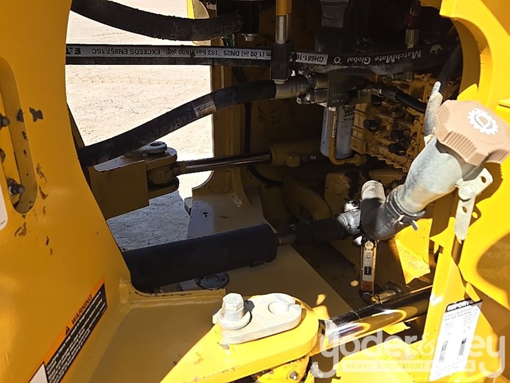 2019-deere-524l-image-30