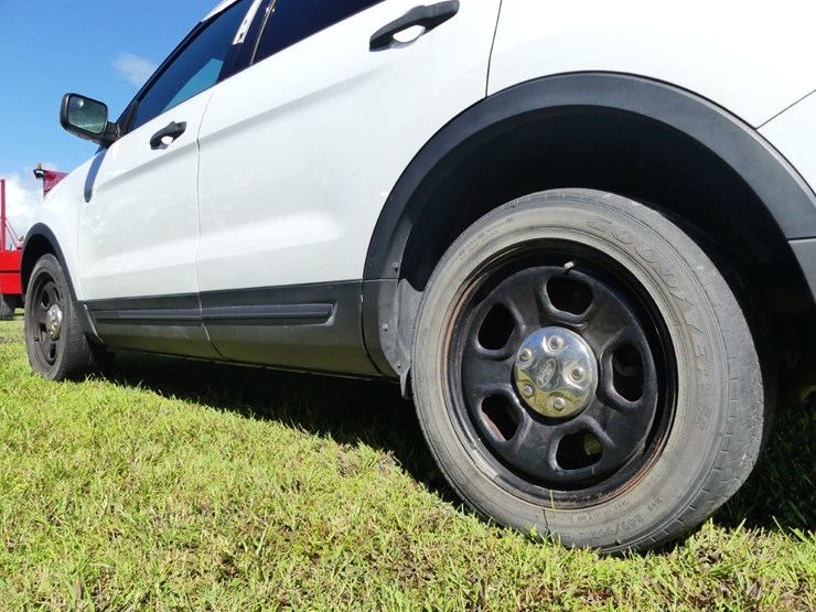 2017-ford-explorer-image-6