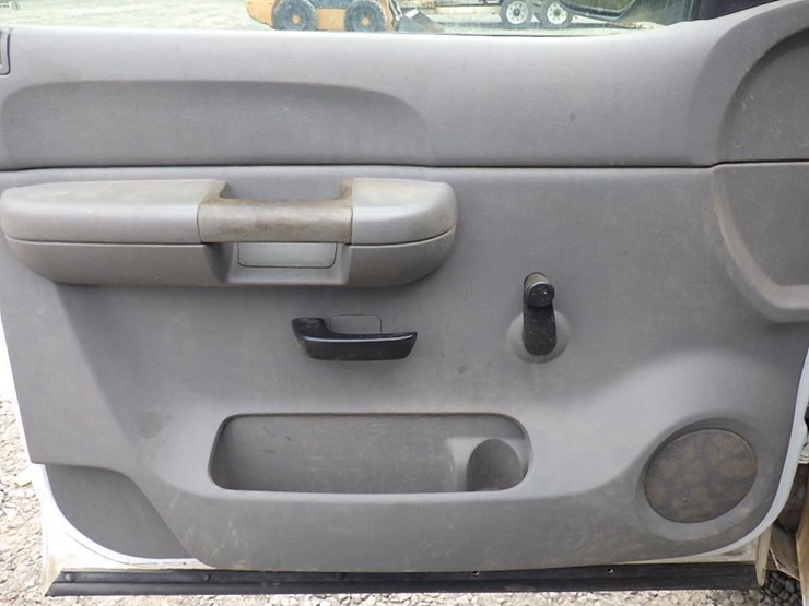 2008-chevrolet-silverado-image-17