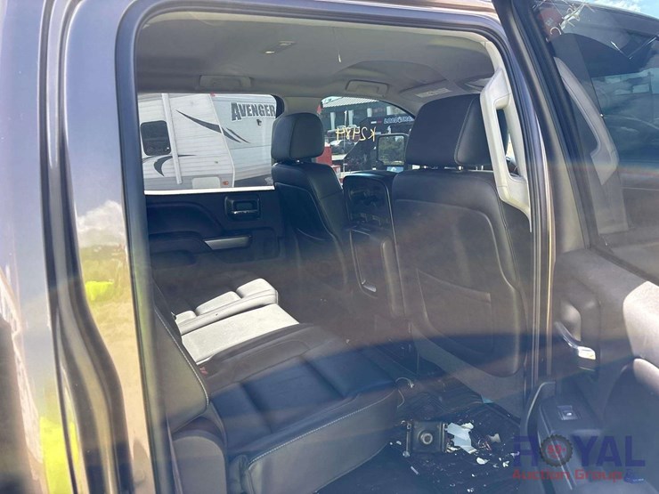 2015-chevrolet-silverado-3500-image-26
