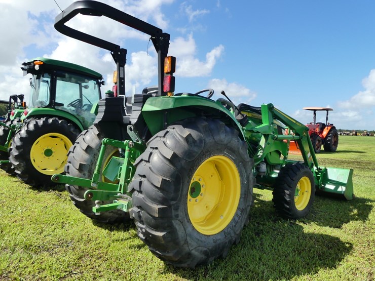john-deere-4052m-image-3