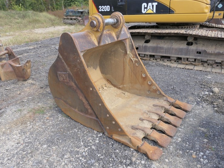 caterpillar-320d-image-2