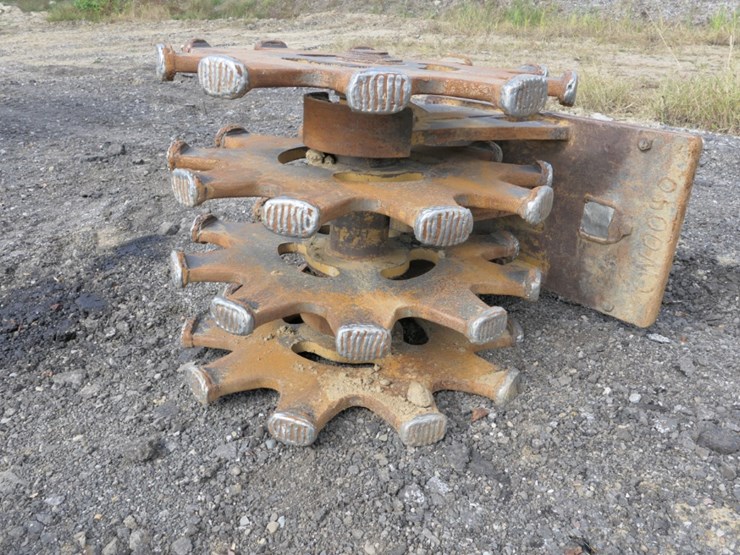 caterpillar-320d-image-2