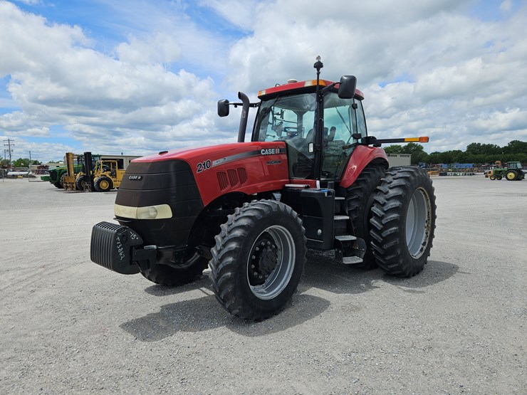 2011-case-ih-magnum-210-image-22