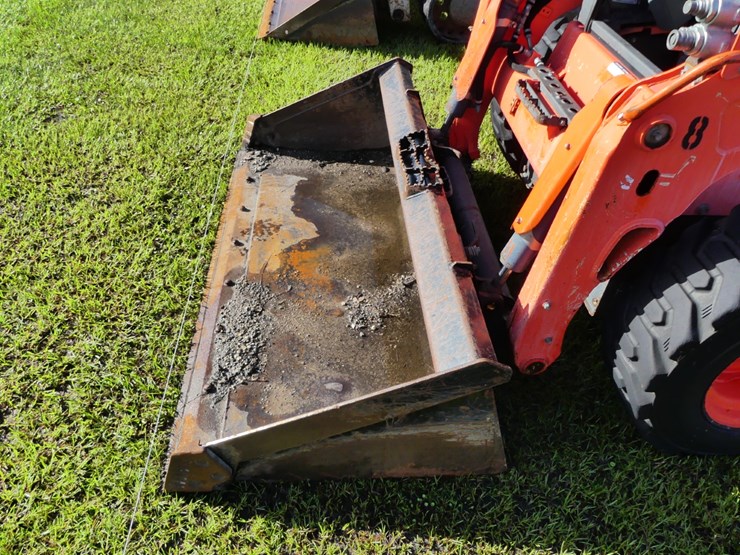 2017-kubota-ssv75-image-10