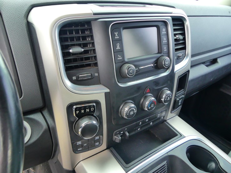 2015-dodge-ram-1500-image-14