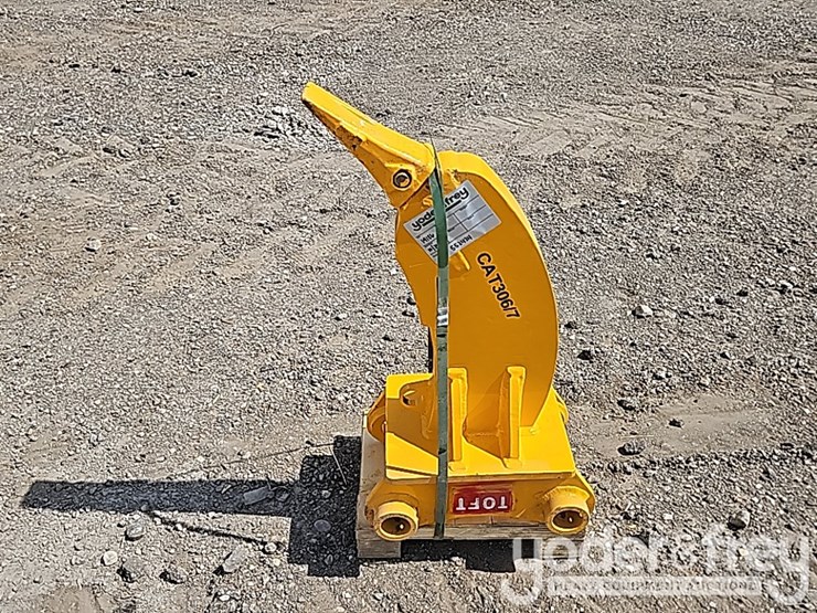 2025-caterpillar-305-image-2