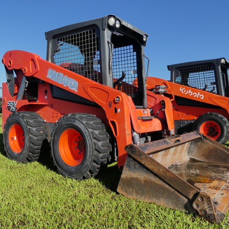 2017 KUBOTA SSV75