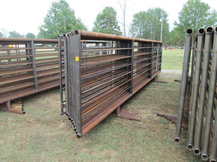 #68-•-(9)-freestanding-panels-&-(1)-gate-inv-#-29822-image-1