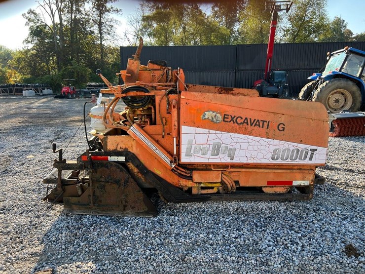 leeboy-8000t-paver-image-6