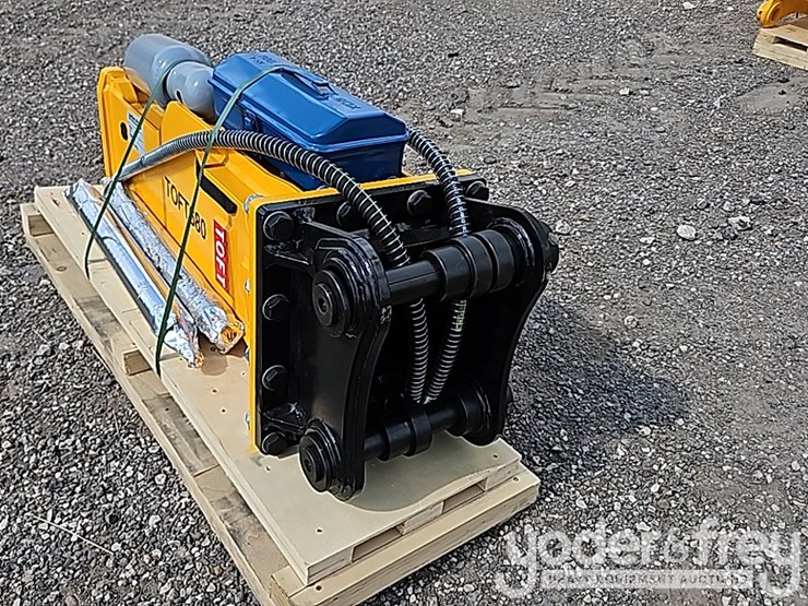 2025-caterpillar-305-image-9