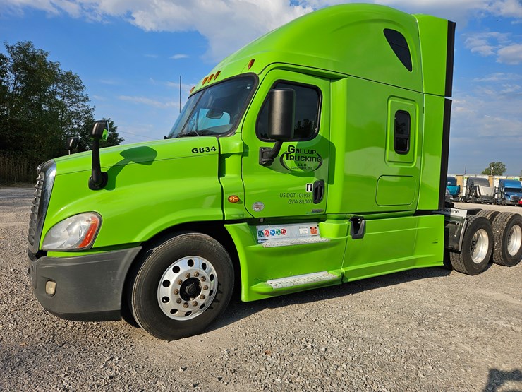2017-freightliner-cascadia-125-image-3