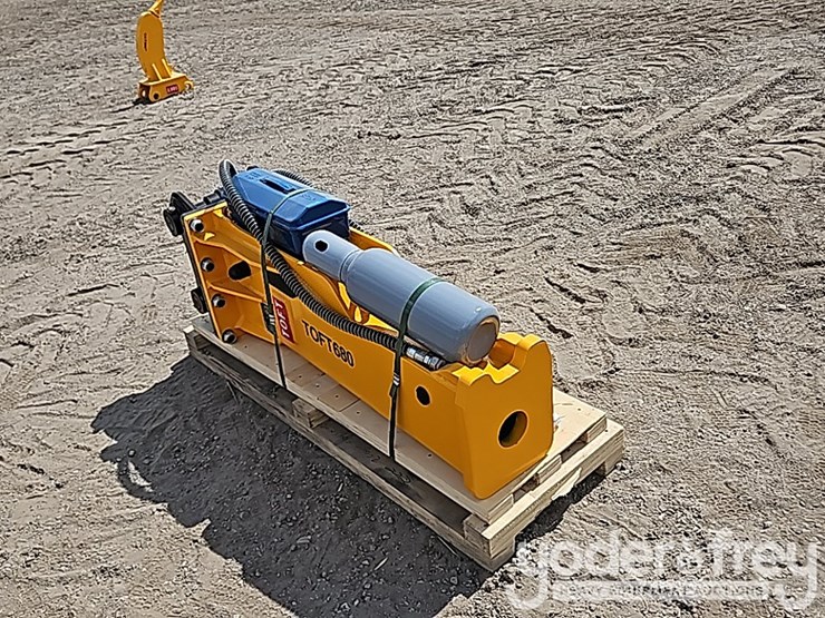 2025-caterpillar-305-image-7