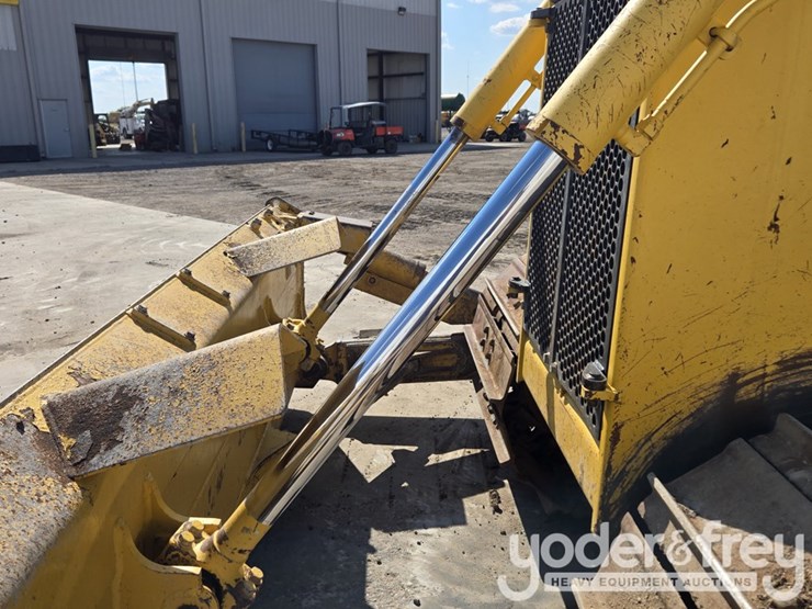 2022-komatsu-d65px-18-image-22