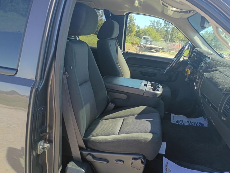 2010-chevrolet-silverado-1500-image-33