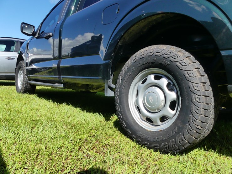 2021-ford-f150-xl-image-7