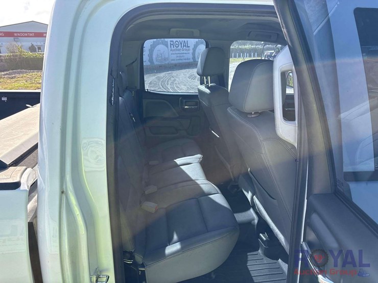 2017-chevrolet-silverado-1500-image-25