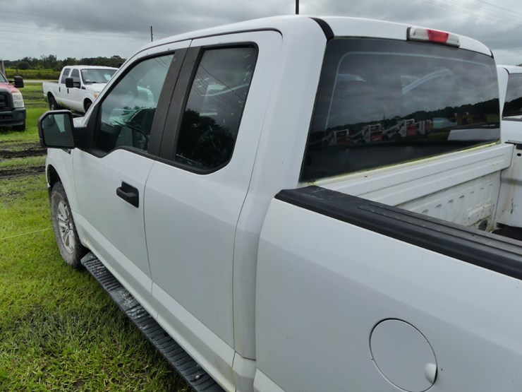 2017-ford-f150-xl-image-8