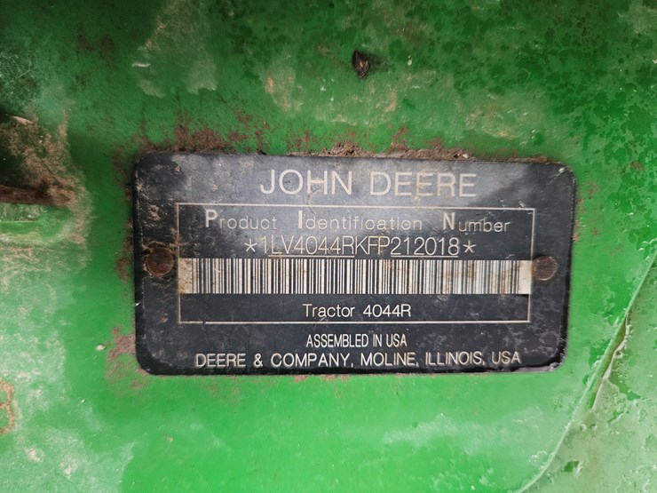2015-john-deere-4044r-image-19