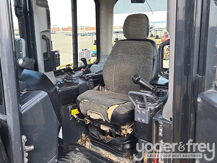 2016-komatsu-d65pxi-18-image-39