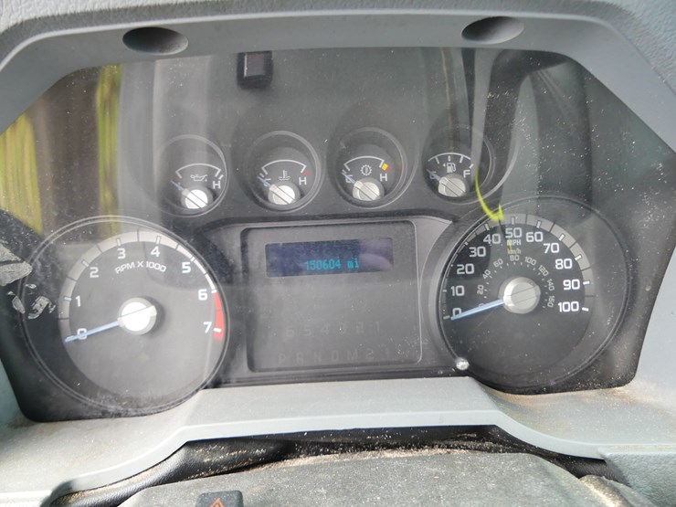 2015-ford-f250-xl-image-13