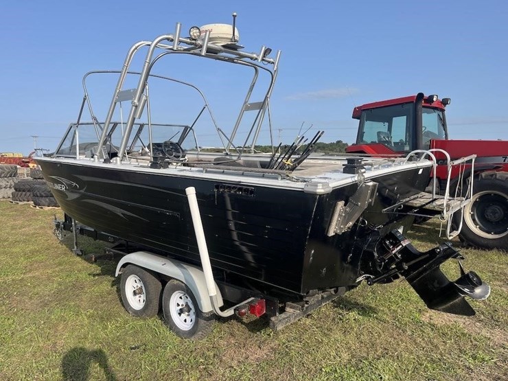 crestliner-1850-fishing-boat-image-5