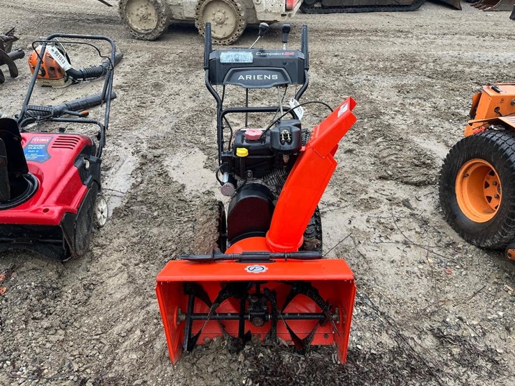 ariens-24"-walk-behind-snow-blower-image-2