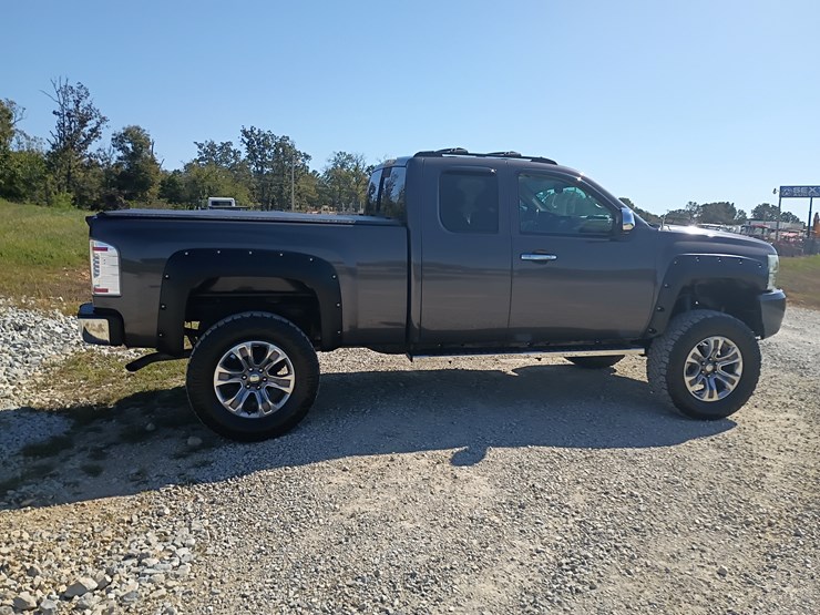 2010-chevrolet-silverado-1500-image-11