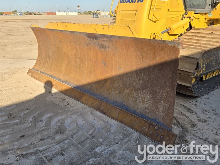 2020-komatsu-d61pxi-24-image-9