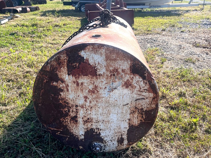 #132-•-fuel-tank-with-lifting-eyes-image-2