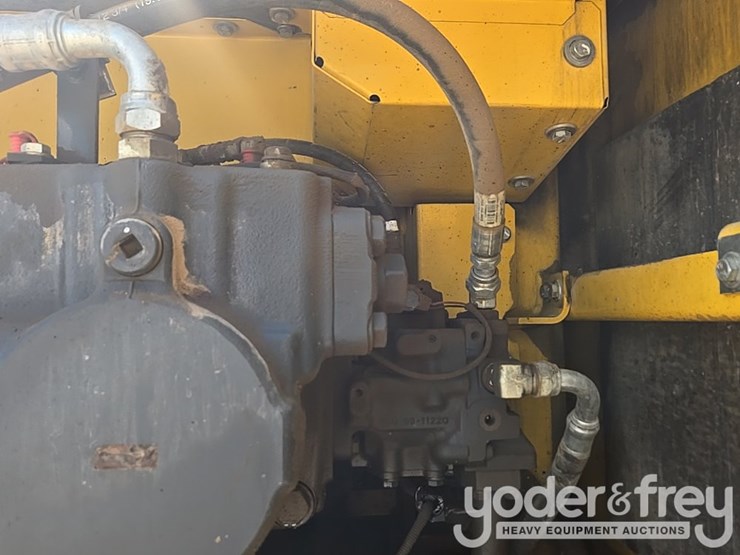 2022-komatsu-pc490-lc-11-image-40