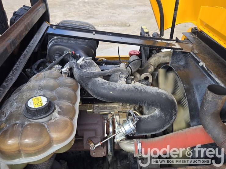 2017-jcb-930-image-38