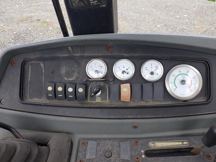 caterpillar-420d-image-40