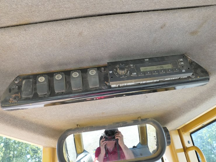 2004-caterpillar-d5n-image-34