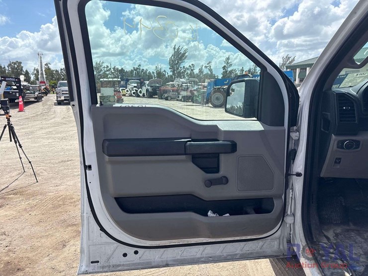 2017-ford-f150-image-10