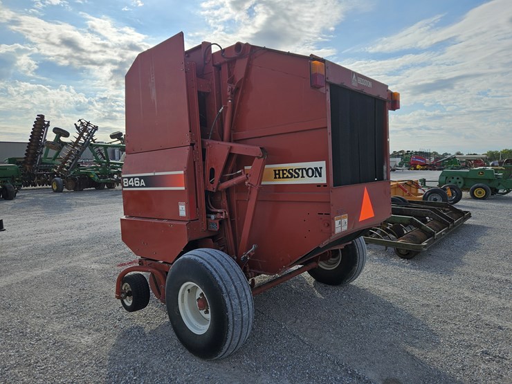 2000-hesston-846a-image-9
